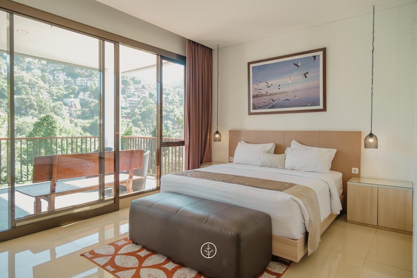 Narwastu Hill View Villa 6 Bedrooms With A Private Swimming Pool Bandung Exterior foto